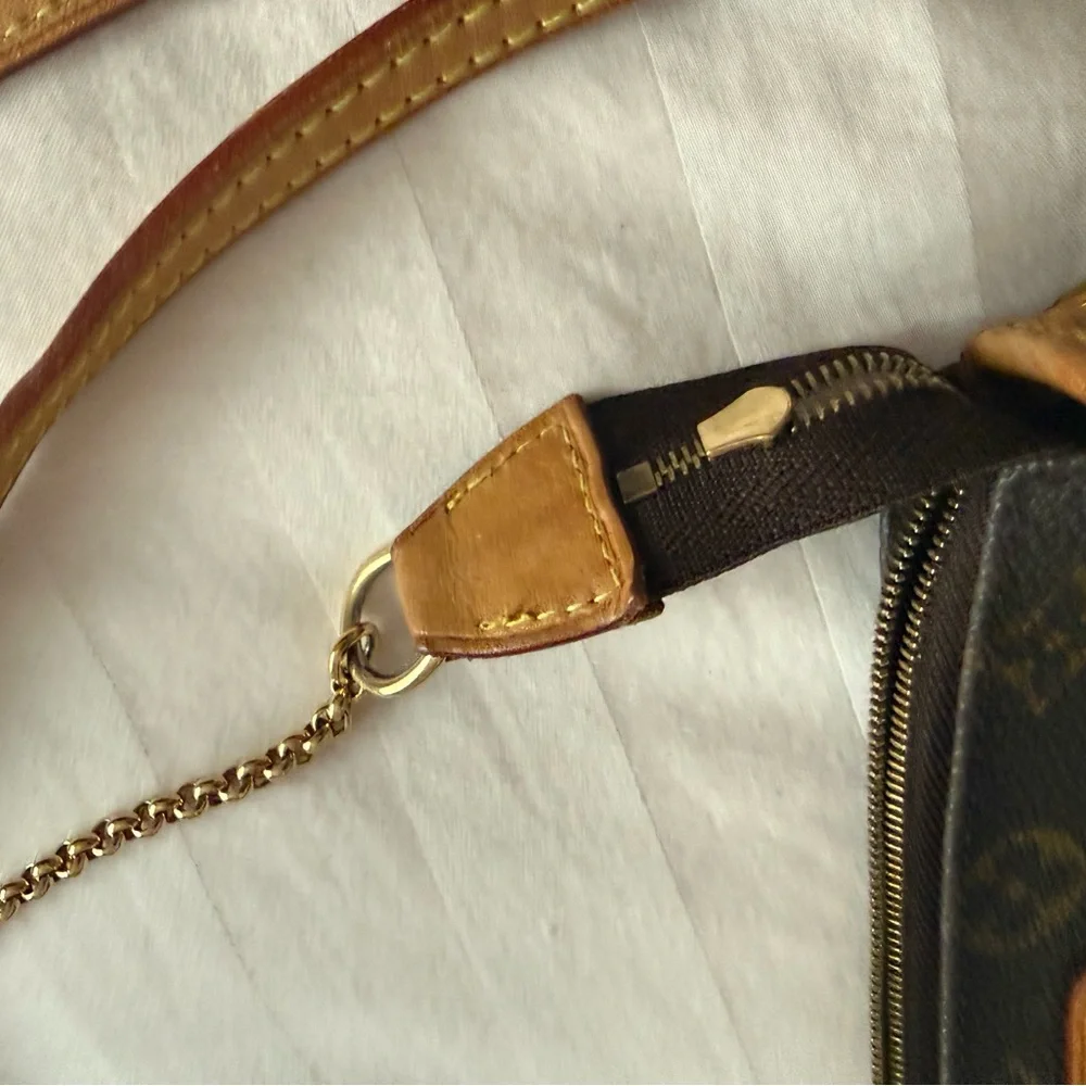 Louis Vuitton Pochette Eva - Picture 3 of 6